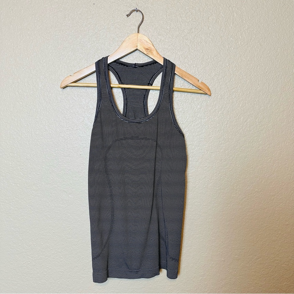Lululemon Swiftly Tech Racerback Hyper Stripe Black Size 8 - Picture 5 of 10